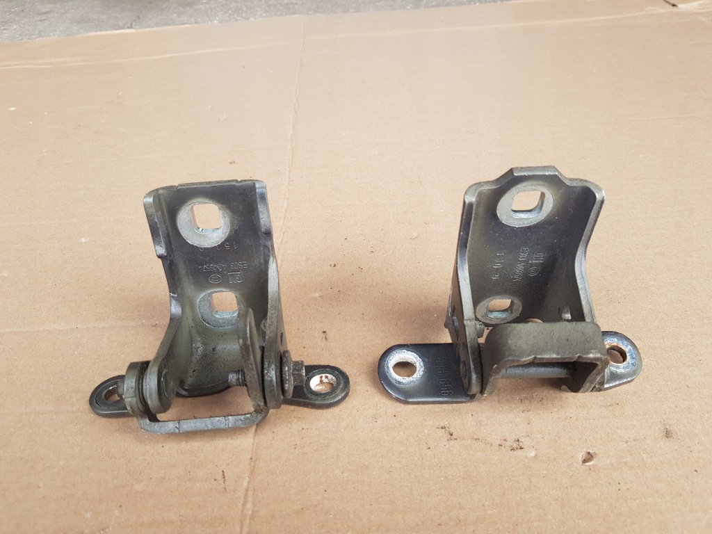 Комплект петлі двері правий перед / opel insignia a 2008-2017 / z177 Доставка