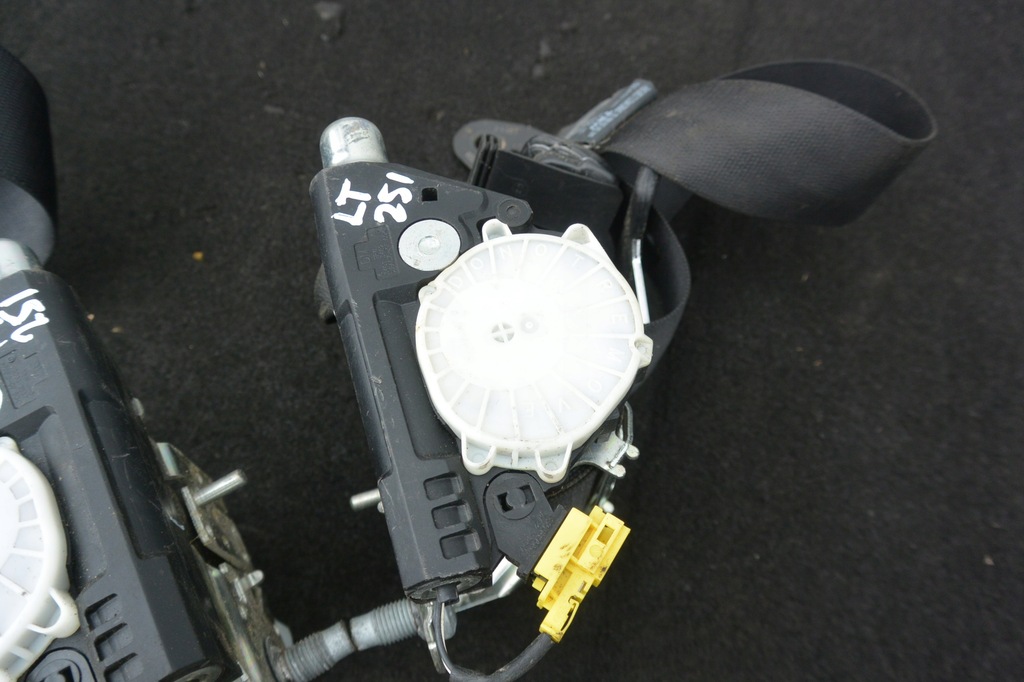 фото №3, Pas безопасности правый левый задняя mercedes r w251