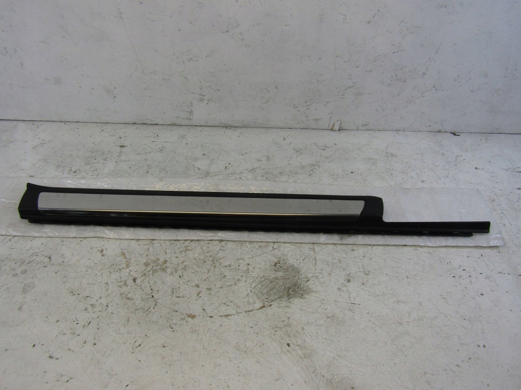 фото №1, Mercedes slk r172 молдинг декоративная na порог правый перед a1726800635