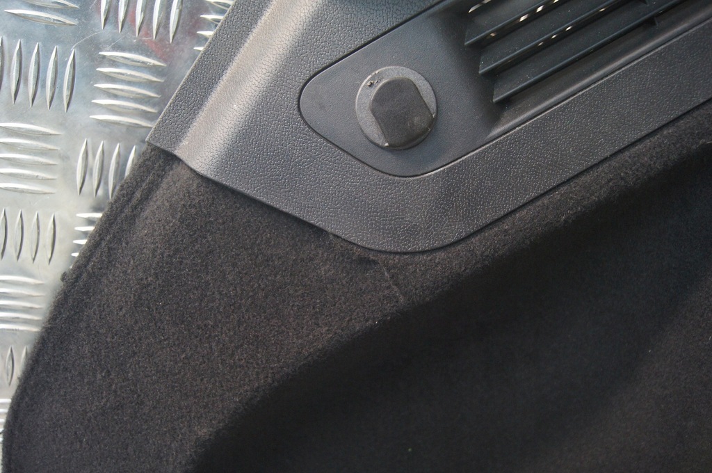 фото №6, Maserati levante обшивка багажника левый