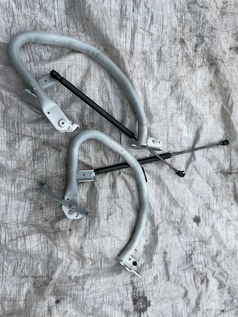 фото №1, Volvo s60 ii петля крышки 31349170 31349169