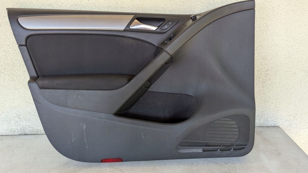 фото №1, Обивка обшивка передний левый vw golf vi hb 5d