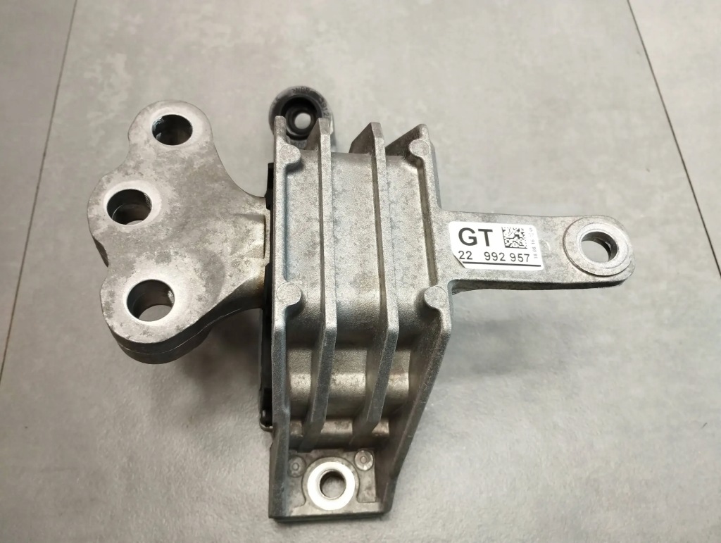 фото №1, Opel insignia a 1.6 cdti подушка двигателя 22992957