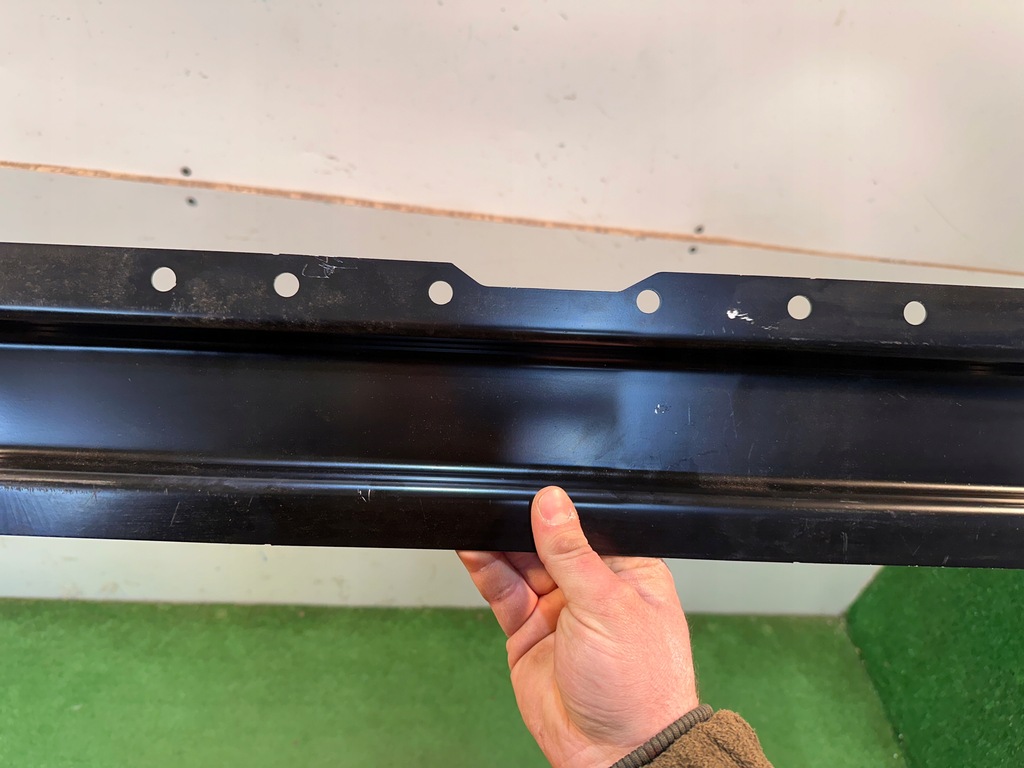 фото №9, Porsche taycan 9j1 балка поперечная ниша колеса запасного 9j1803349y