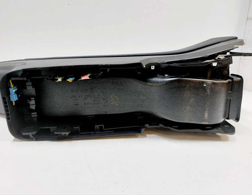 Tesla 3 tesla iii 19r. туннель средний подлокотник 1499043-00-a Оригинал