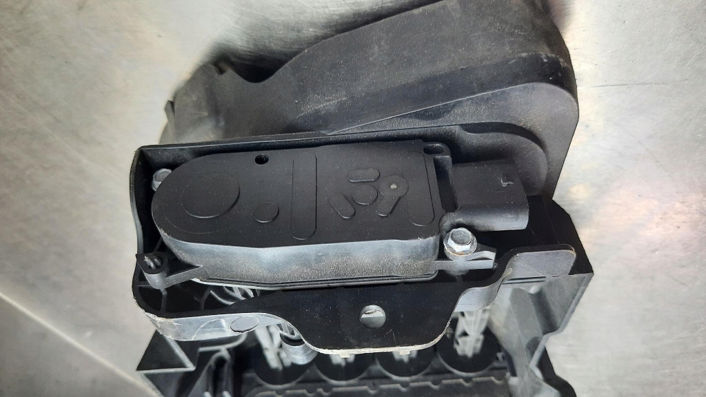 фото №15, Шторка жалюзі впуск повітря оригінальний номер 31455423 volvo xc40 ii 18-