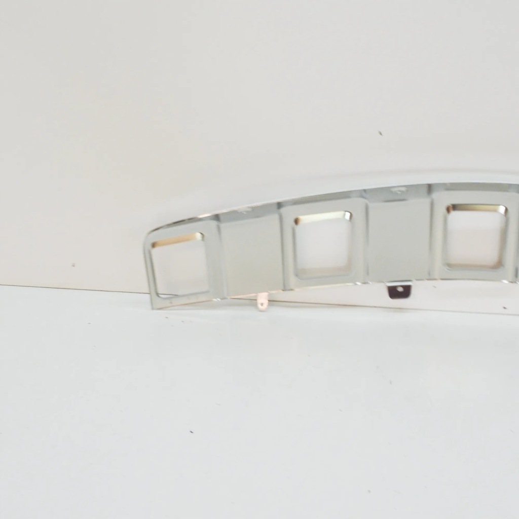 Mercedes-benz ml w164 защита нижняя бампера передний средняя a1648850022 Недорого