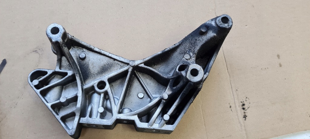 фото №8, S3 8v sedan a3 кронштейн двигателя основание 2.0 tfsi 06j199207p golf vii vw