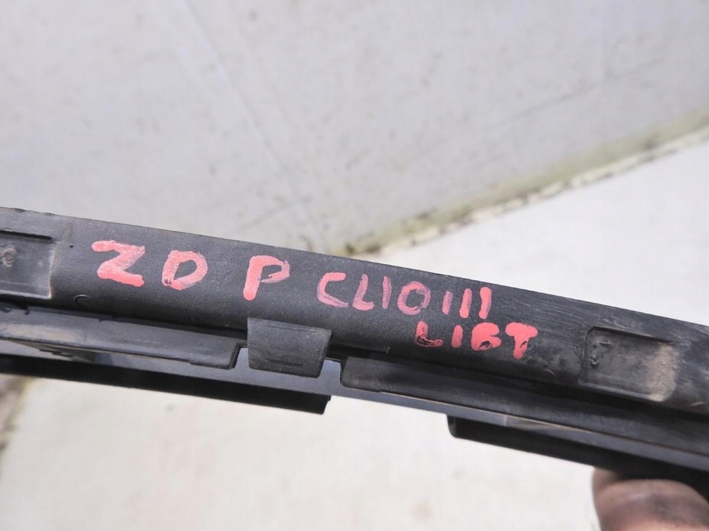 фото №2, Решётка бампера перед renault clio iii lift