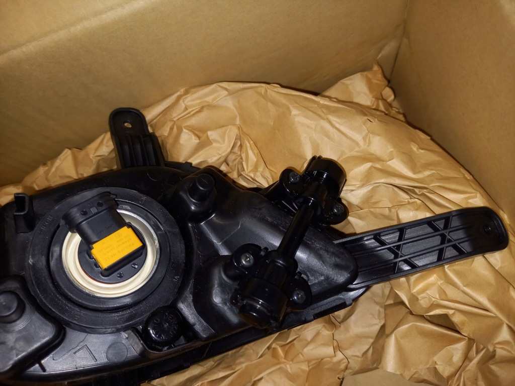 Hyundai i30 12- противотуманная фара лампа левая противотуманная Киев