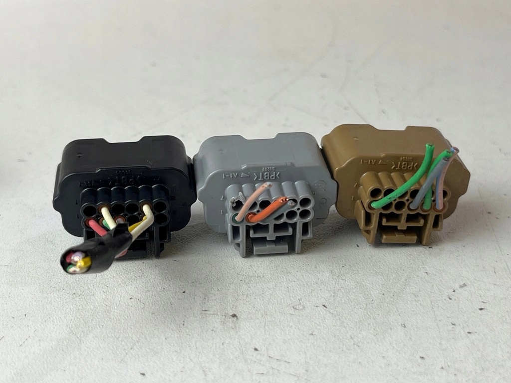 фото №8, Разъёмы штекер колодка коробка предохранителей usm 2010 renault kangoo iii