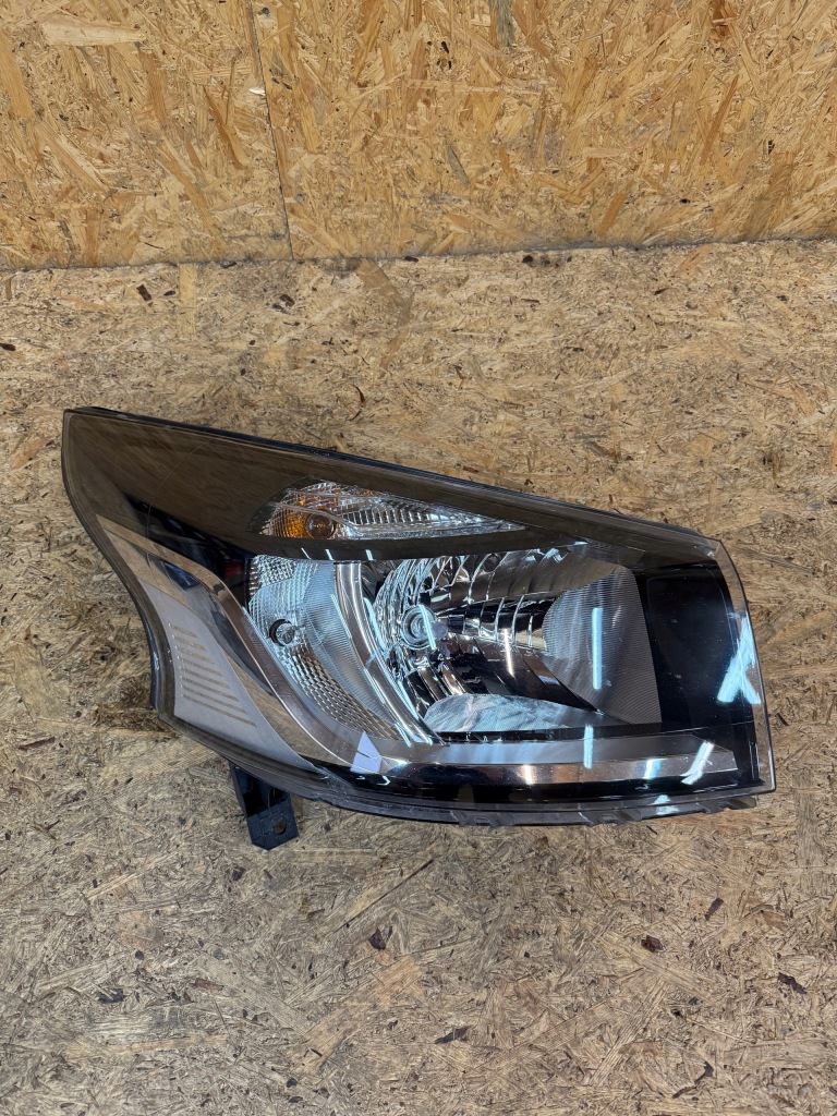 фото №1, Лампа права правий перед передня renault trafic iii 260105469r