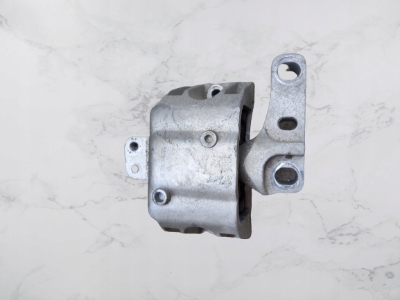 фото №1, Кронштейн двигателя vw golf v 1.6b 98r