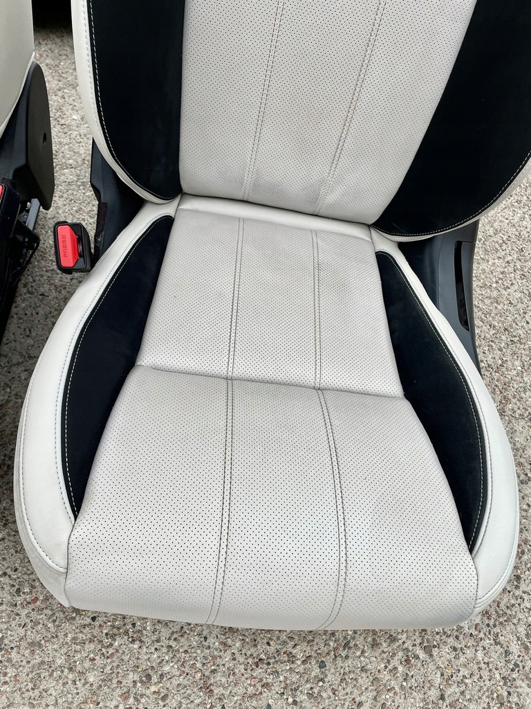 фото №3, Range rover velar r-dynamic сидіння заднє сидіння салон оббивка двері перед задня