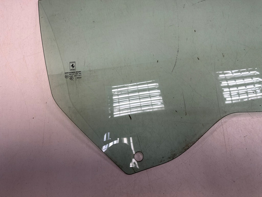 фото №7, Стекло правая ferrari california f149