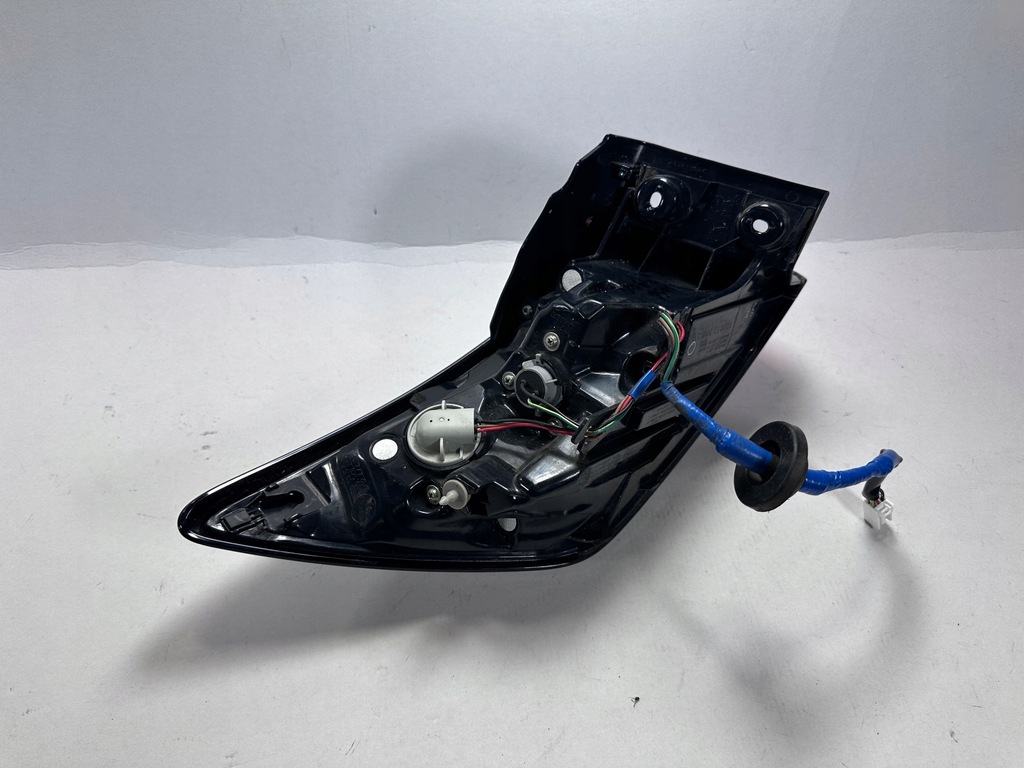 фото №4, Cx-3 lift лампа правая задняя задняя led dm4n51150