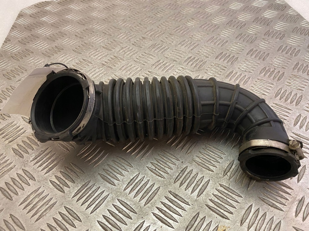 фото №5, Audi a5 sportback 8ta 2012 часть трубы впуска воздуха 03g129629