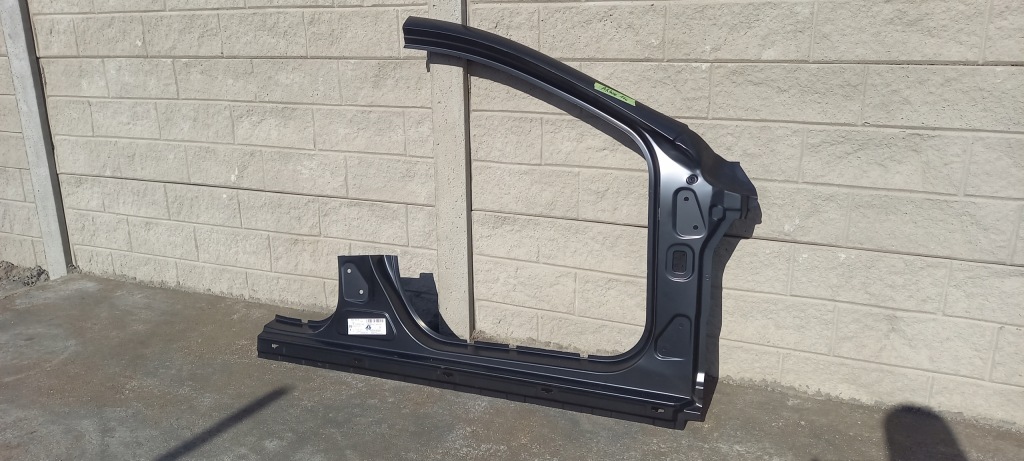 фото №2, A klasa w176 обшивка правый порог блок двигателя переход