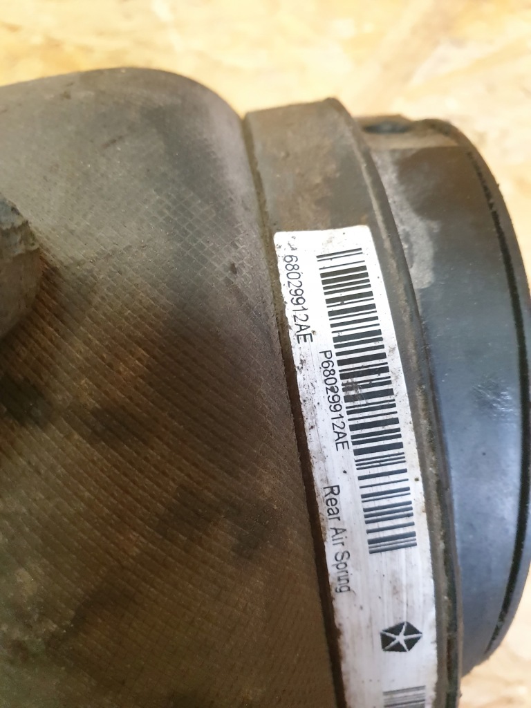 фото №4, Jeep grand cherokee wk2 подушка пневмоподушка задняя 68029912ae