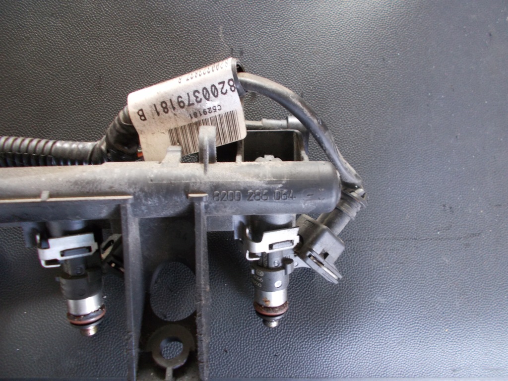 фото №2, Молдинг упорскування renault modus 1.2