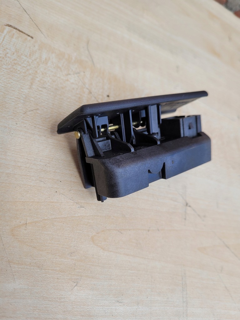 фото №5, Jeep cherokee kk 07-12 кронштейн бардачка ручка