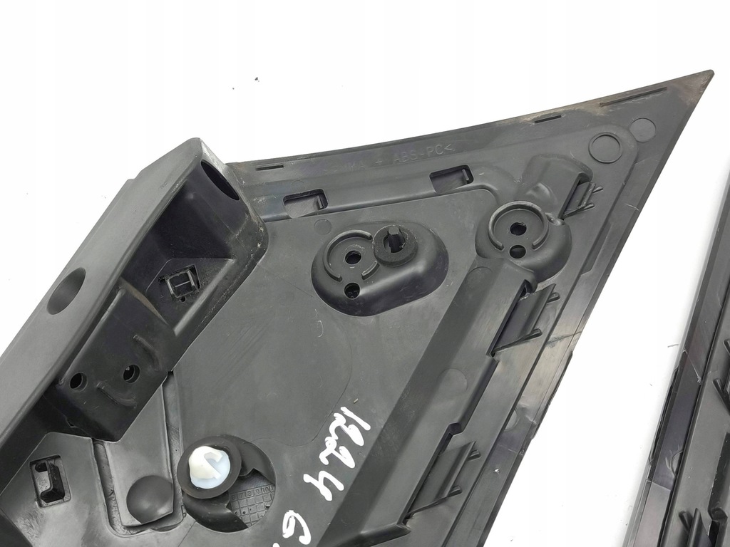 фото №5, Renault megane iv 2018 молдинг стекло боковой