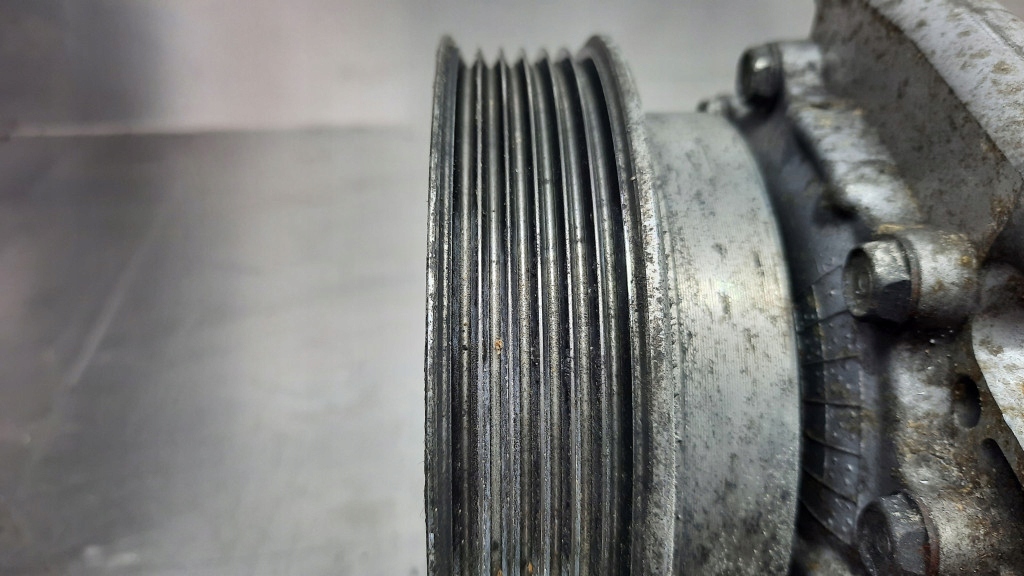 фото №3, Компрессор кондиционера 8200953359--a renault kangoo ii 08-14r 1.5 dci