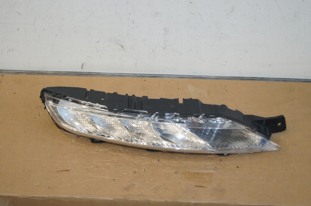 фото №1, Led citroen c4 picasso ii drl правый 9822653680