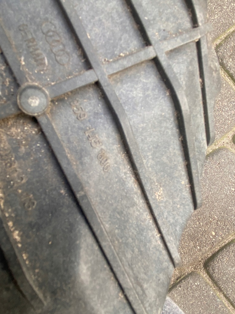 Радіатор повітря audi a4 b5 2,5tdi правий 059145806 Ціна