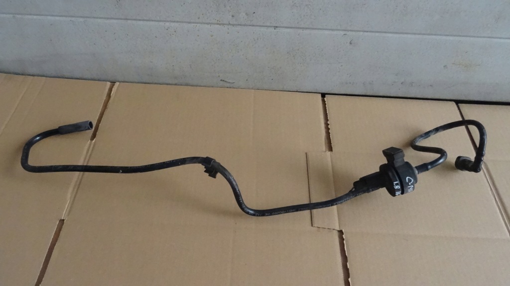 фото №1, C-max 1 i 1.8 16v труба шланг клапан вакуумa 3m5190289ae