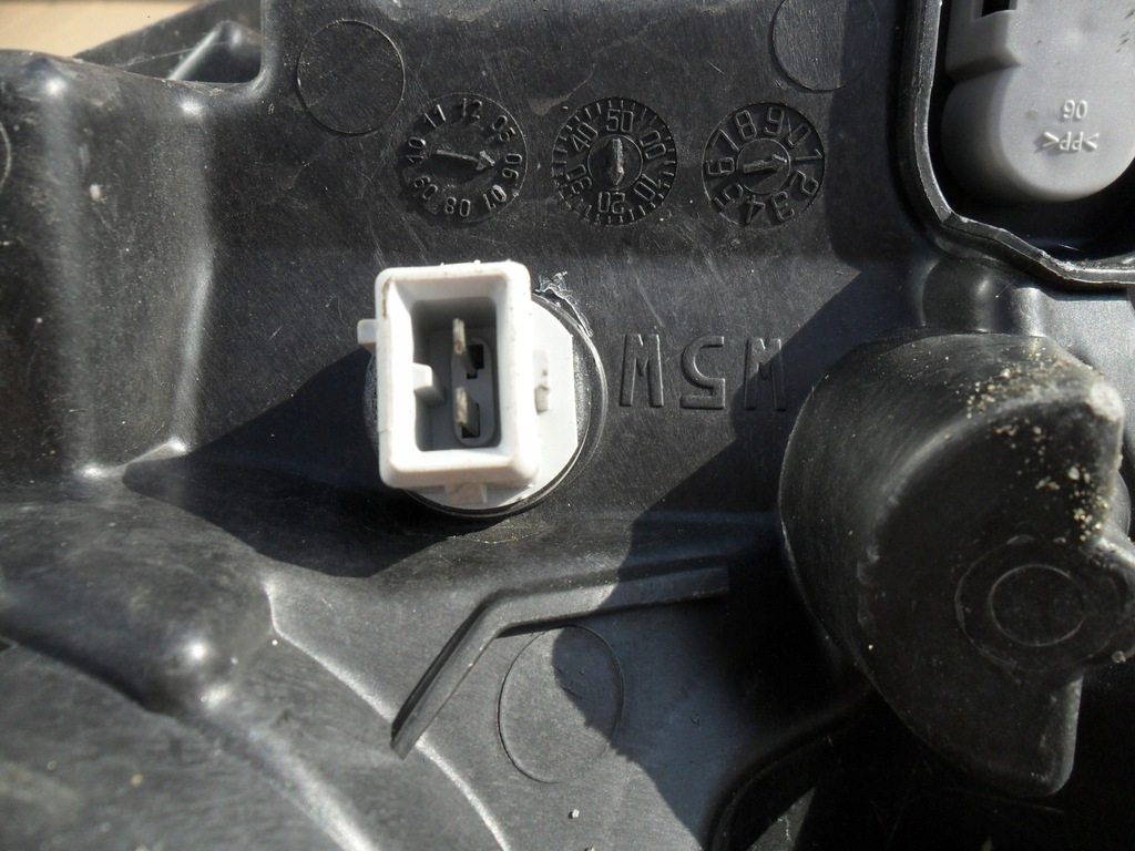 фото №15, Peugeot 107 81110-0h030 лампа правый перед передняя