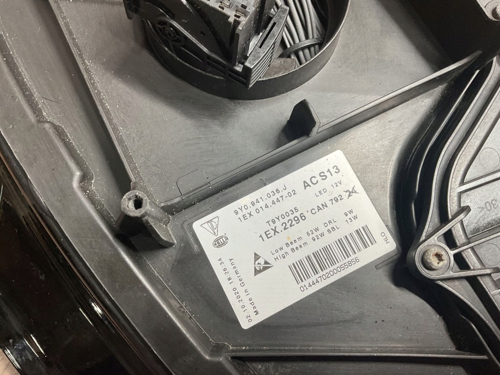 Фара правый  full led matrix porsche cayenne 9y 9y0941036j Недорого