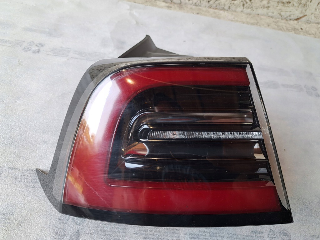 Купить Tesla 3 iii 1077399-00-d лампа левый задний  задняя левая