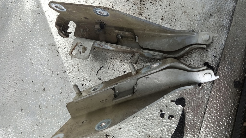 фото №5, Петля капот левый правый citroen c3 05r