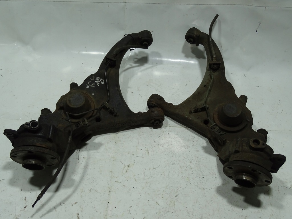 фото №1, Рычаг поворотный кулак ступица правая левая задняя задняя renault scenic i lift