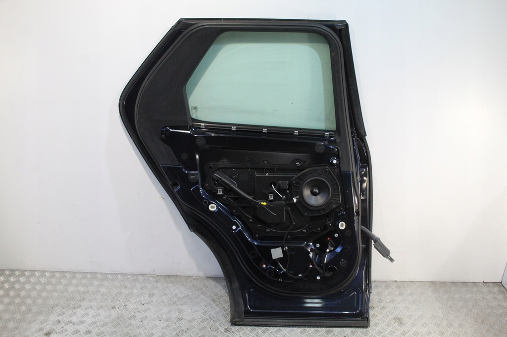 фото №3, Дверь левый задняя задние discovery v 5 l462