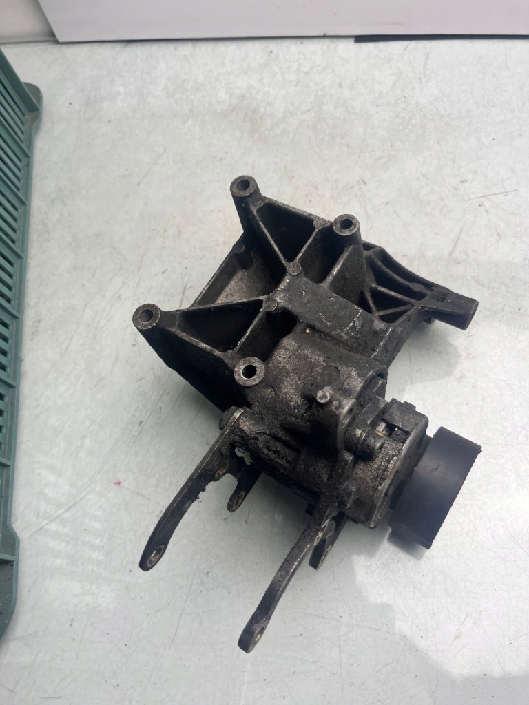 Купити Bmw z3 e36 --- ролик натягувача ремінь генератора 77565