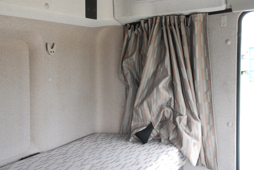 Обивка обшивка кабины спинка потолок daf cf106 Недорого