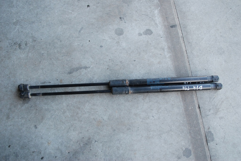 фото №1, Citroen ds4 2013 амортизаторы привод крышки комплект