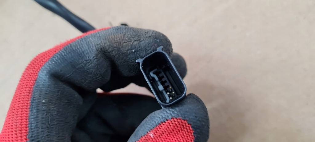 Mustang vi рестайлинг  gt клипса поперечина правая правый  перед jr3b-c699d68-bb Цена