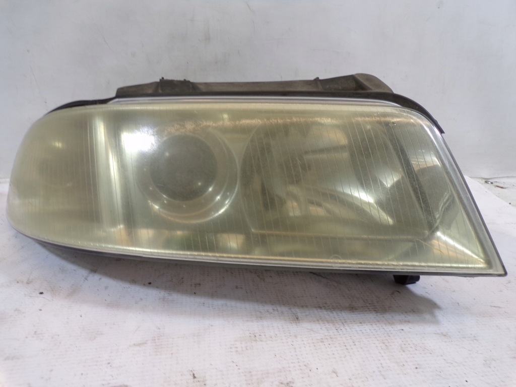 Купити Лампа передня перед права audi a4 b5 lift