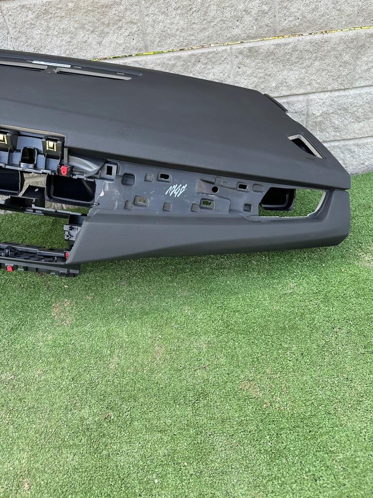 фото №5, Bmw 2 f45 f46 приборная панель приборная консоль hud оригинал резиновый элемент