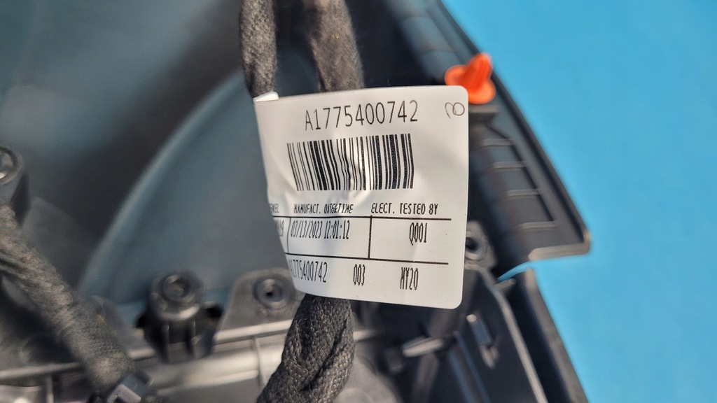 фото №12, Mercedes x247 glb 200 23r обшивка обивка дверь перед левая a2477204702