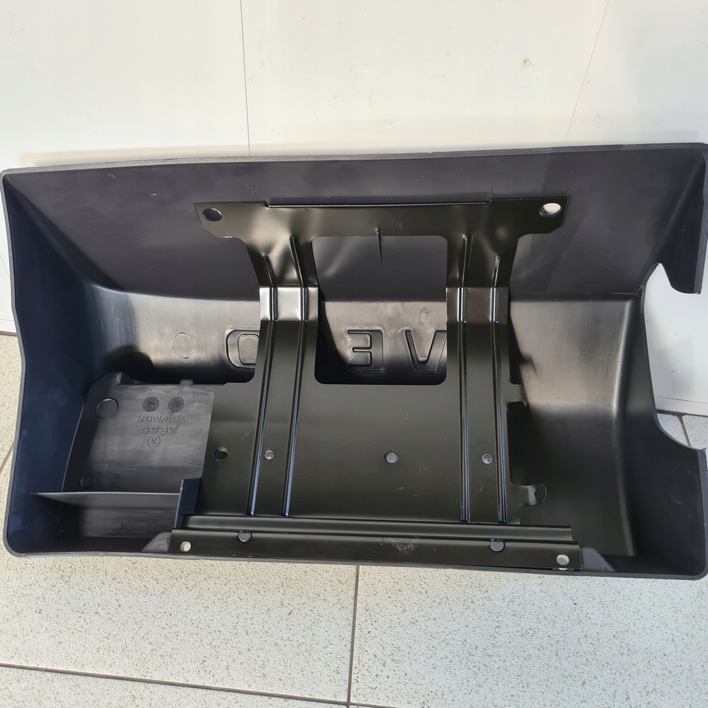 фото №6, Захист лампа підкрилок задня крила iveco stralis hi way s way