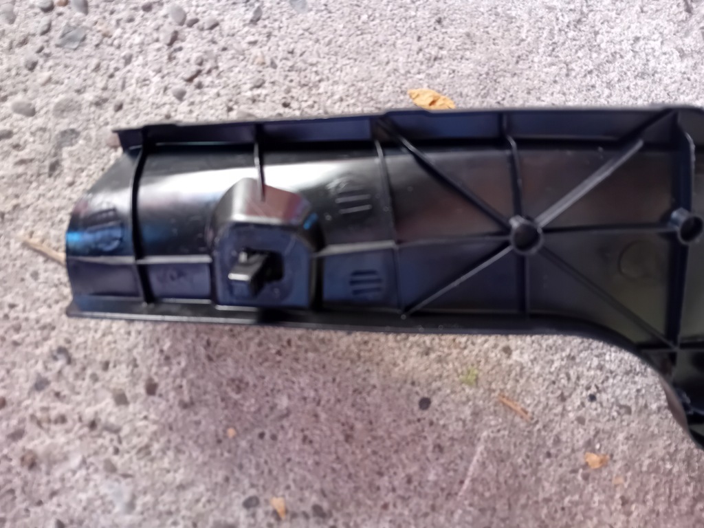 фото №4, Брызговик подкрылок toyota yaris 2010r