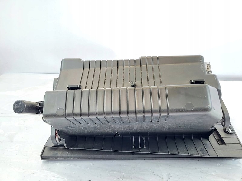 фото №9, Бардачок главный бардачок правый пассажира 13191459 opel astra iii h gtc a04