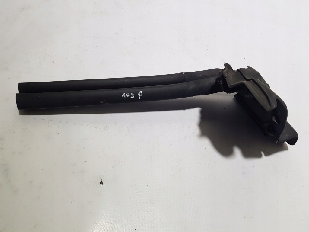 фото №1, Mercedes slk slc r172 w172 молдинг прокладка стекло правая