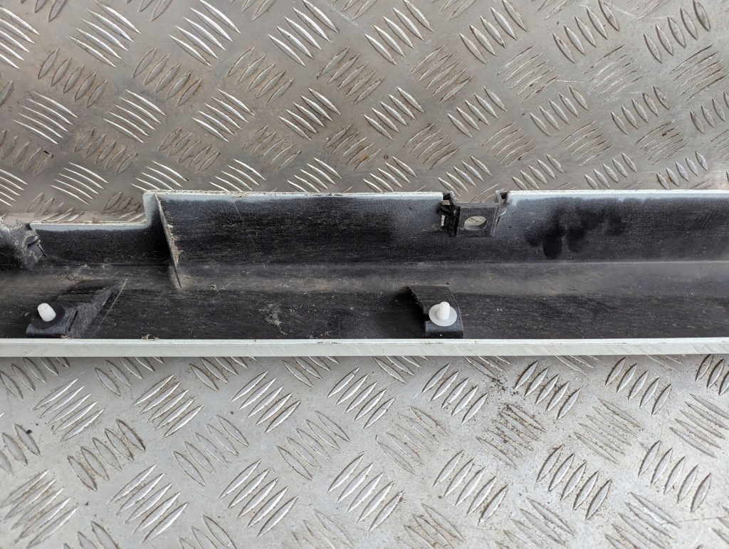 Nissan leaf 2 2017-2024 молдинг поріг ліва поріг ліва накладка Ціна