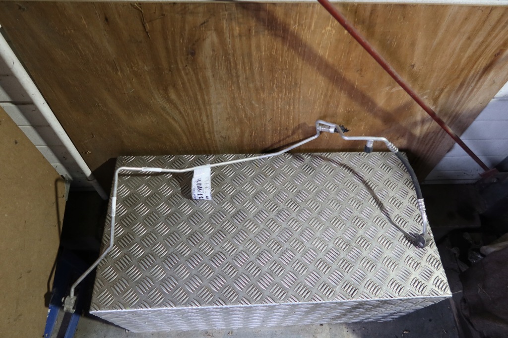 фото №1, Volkswagen оригинальный номер 5n0820741c шланг кондиционера