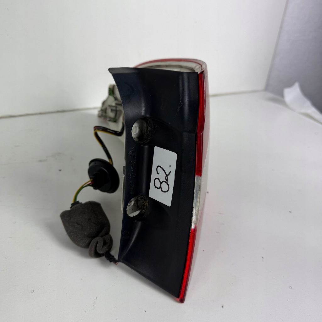 Лампа правий задній права задня skoda superb b6 3t sedan оригінальний номер оригінал 3t5945096 Недорого